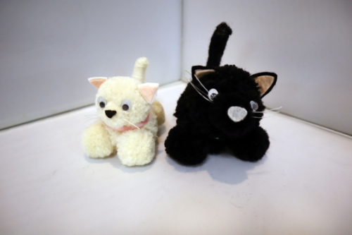 ポンポン人形　～ 白猫と黒猫 ～_e0222340_15430329.jpg