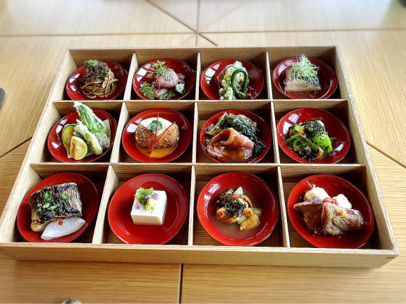 アマネムダイニング_e0292546_07341863.jpg