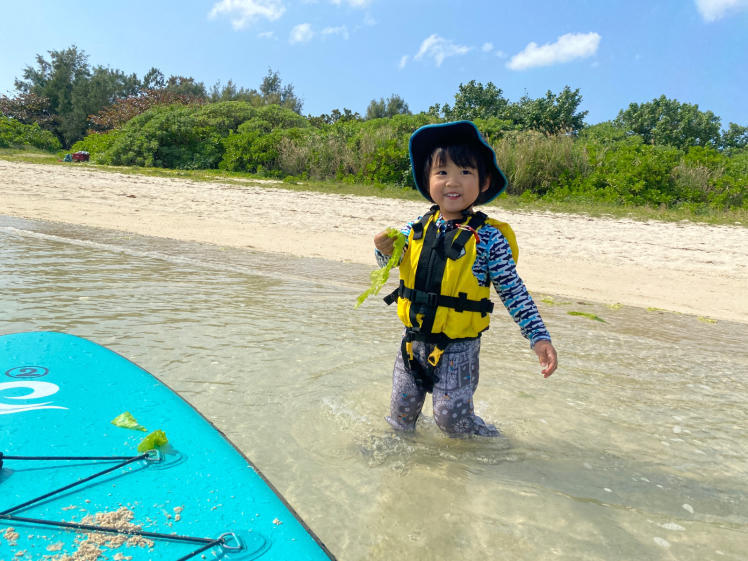 青空ようちえん〔平日〕今日はSUPに乗って2歳と3歳の海デート。穏やかな午後の海をのんびりと、たっぷりと楽しみました。_d0363878_19094923.jpg