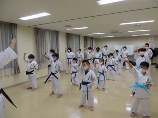 土曜日空手　宮の沢教室　八軒教室　麻生教室_c0118332_22470650.jpg