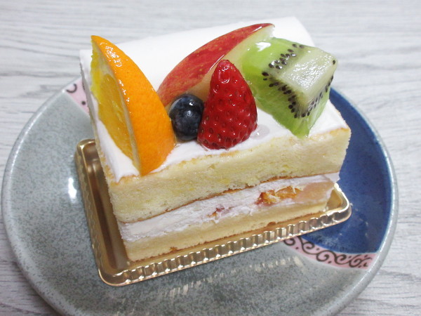 シャトレーゼ フルーツぎっしりショートケーキ 岐阜うまうま日記 旧 池袋うまうま日記