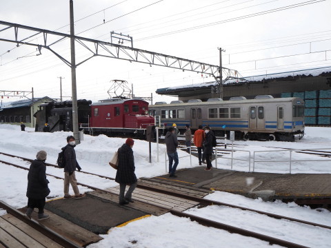 弘南鉄道と古津軽をめぐる真冬のモニターツアー*平賀駅車両基地見学_b0147224_00340231.jpg