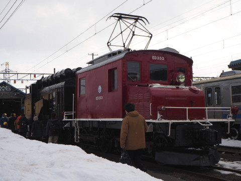 弘南鉄道と古津軽をめぐる真冬のモニターツアー*平賀駅車両基地見学_b0147224_00351033.jpg