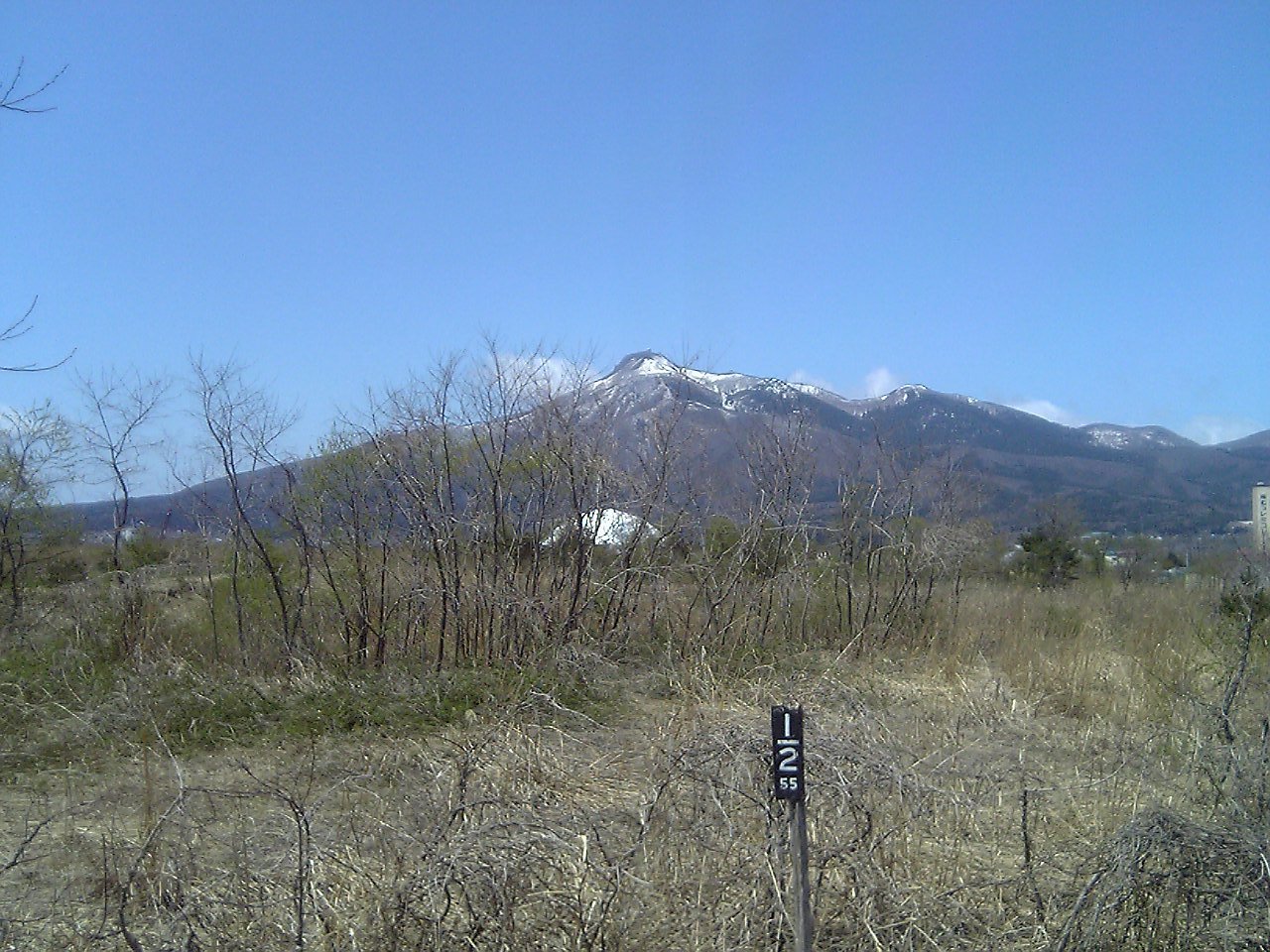 2005/5GW 青森怪所めぐり~梵珠山、三内丸山遺跡、恐山、日本中央の碑、キリストの墓、大石神ピラミッド、仏ヶ浦遠景ほか(暫定報告書)携帯デジカメ版_b0116271_16181133.jpg