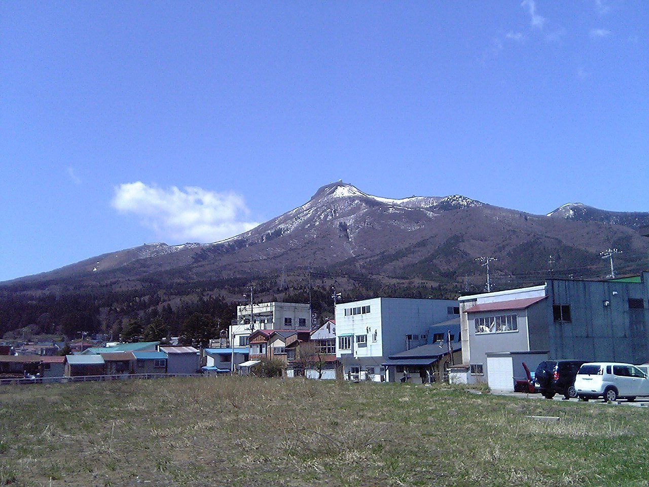 2005/5GW 青森怪所めぐり~梵珠山、三内丸山遺跡、恐山、日本中央の碑、キリストの墓、大石神ピラミッド、仏ヶ浦遠景ほか(暫定報告書)携帯デジカメ版_b0116271_16181148.jpg