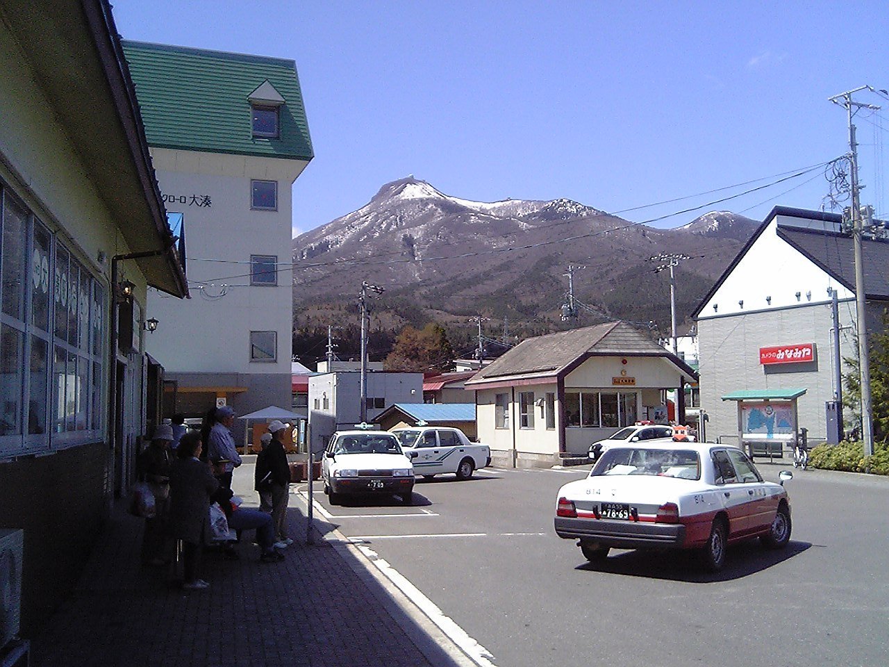 2005/5GW 青森怪所めぐり~梵珠山、三内丸山遺跡、恐山、日本中央の碑、キリストの墓、大石神ピラミッド、仏ヶ浦遠景ほか(暫定報告書)携帯デジカメ版_b0116271_16181169.jpg