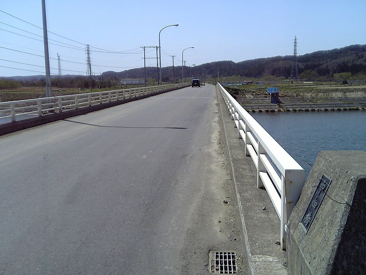 2005/5GW 青森怪所めぐり~梵珠山、三内丸山遺跡、恐山、日本中央の碑、キリストの墓、大石神ピラミッド、仏ヶ浦遠景ほか(暫定報告書)携帯デジカメ版_b0116271_16181187.jpg