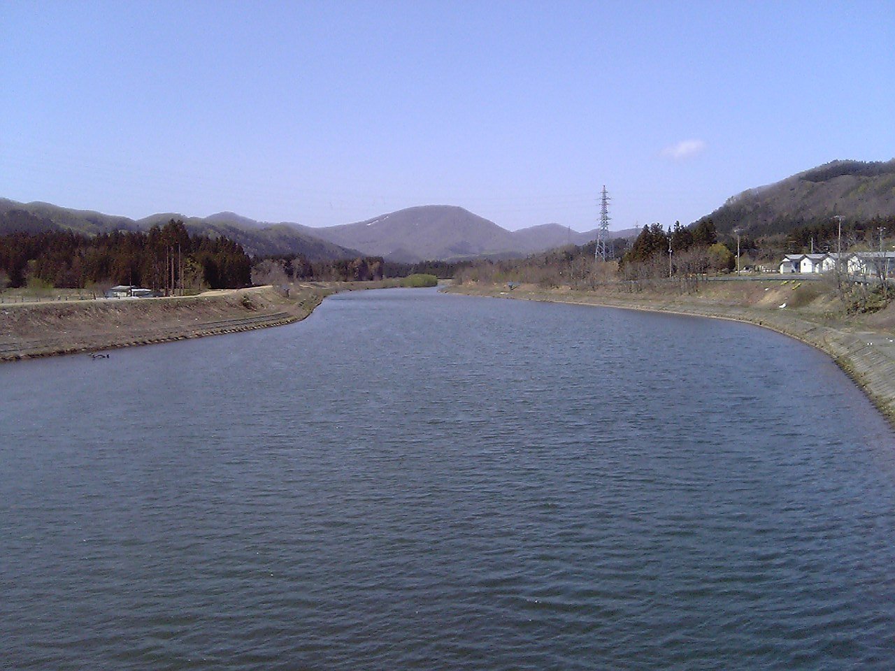 2005/5GW 青森怪所めぐり~梵珠山、三内丸山遺跡、恐山、日本中央の碑、キリストの墓、大石神ピラミッド、仏ヶ浦遠景ほか(暫定報告書)携帯デジカメ版_b0116271_16203447.jpg