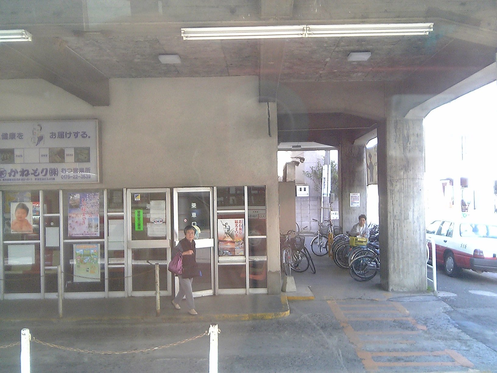 2005/5GW 青森怪所めぐり~梵珠山、三内丸山遺跡、恐山、日本中央の碑、キリストの墓、大石神ピラミッド、仏ヶ浦遠景ほか(暫定報告書)携帯デジカメ版_b0116271_16324070.jpg