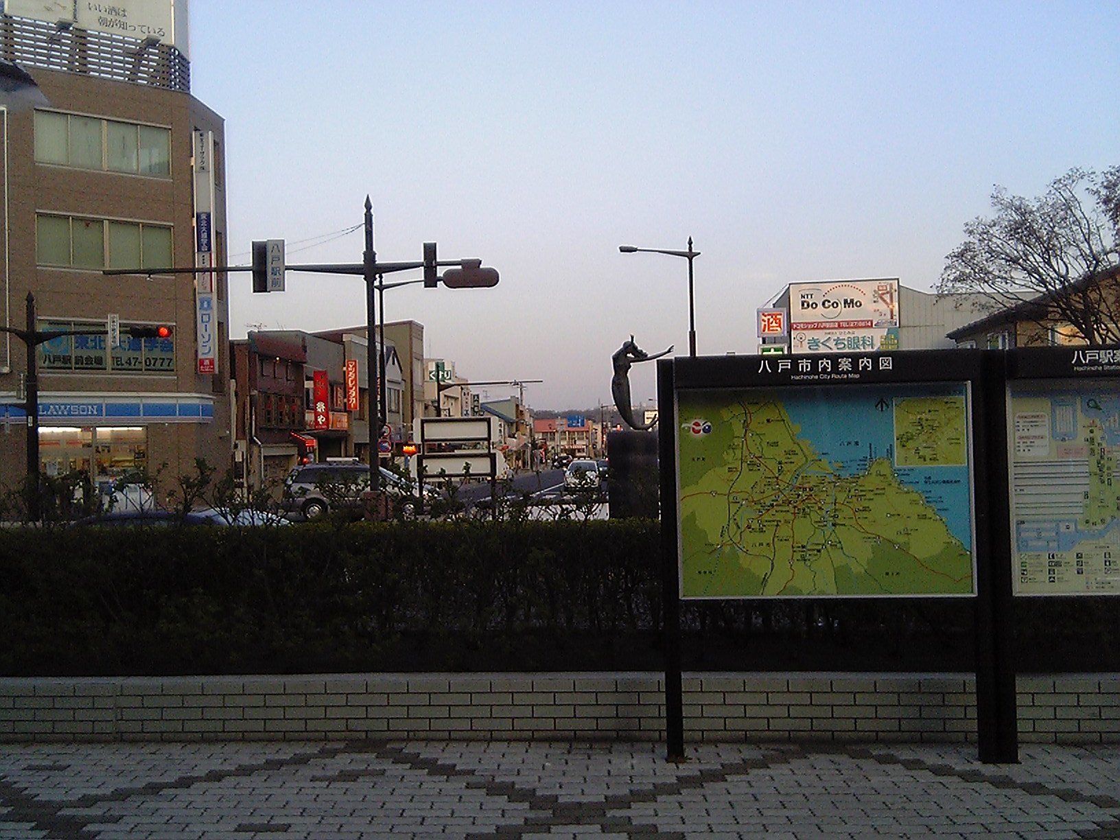 2005/5GW 青森怪所めぐり~梵珠山、三内丸山遺跡、恐山、日本中央の碑、キリストの墓、大石神ピラミッド、仏ヶ浦遠景ほか(暫定報告書)携帯デジカメ版_b0116271_17021840.jpg