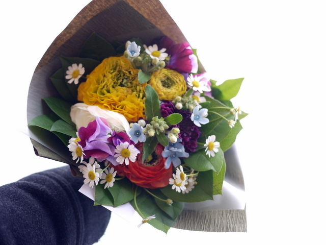 ホワイトデーに花束 薄い青や 青紫を使いつつ 春を感じられるような色合いで 21 03 14 札幌 花屋 Mell Flowers ホワイトデーに花束 薄い青や 青紫を使いつつ 春を感じられるような色合いで 21 03 14 札幌 花屋 Mell Flowers