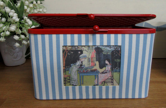 「赤い刺繍とアンティークテキスタイル」「ケイト•グリーナウェイ作品集」2冊セット 赤い刺繍とアンティークテキスタイル」「ケイト•グリーナウェイ