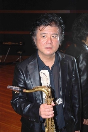 Jazzlive Comin ジャズライブカミン  広島　3月16日金曜日のライブ_b0115606_09463677.jpeg