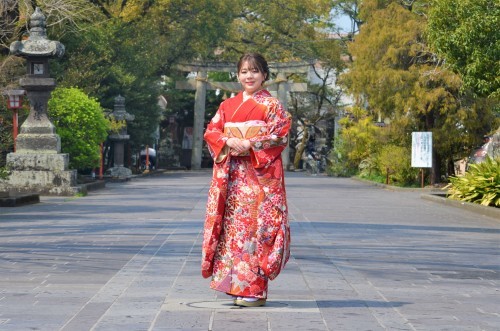 成人式後撮り☆ ご家族で壮観なお着物で姿👘_d0230676_14323082.jpg