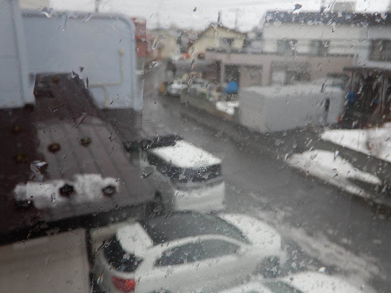 雪もちらついて寒いもののマイナスにはならず_c0025115_21274862.jpg