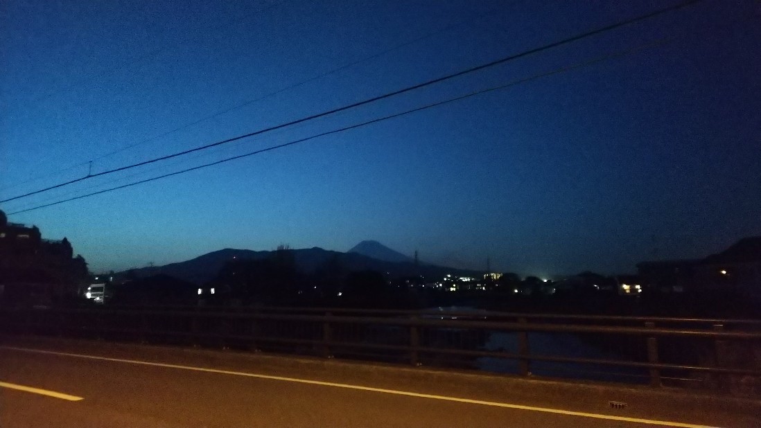 今朝の富士山＆夜の富士山_c0404632_19165249.jpg