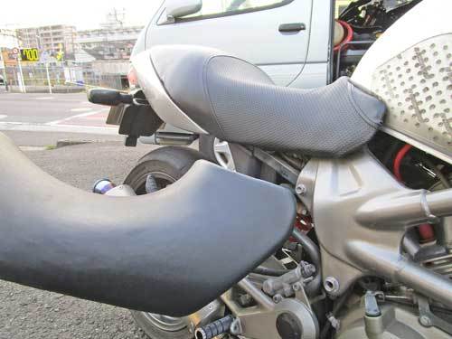 アンコ抜き VTR250 シート加工 ローダウン化 足つき改善 HONDA seat
