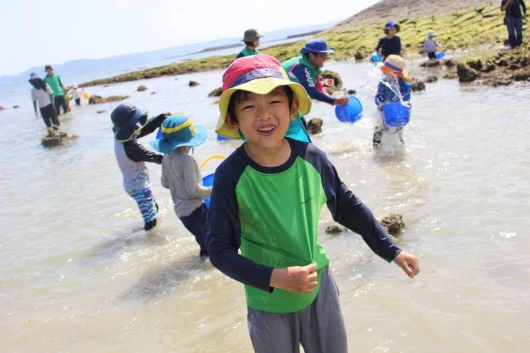 青空ようちえん〔週末〕海辺の絵本あそびwithチムドンドンおきなわ(3/14)海辺の宝物を詰め込んで!世界にひとつだけのお話の絵本ができました!_d0363878_00565715.jpg