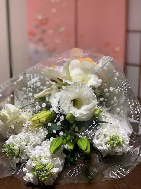 19日の白い花束 詩穂 またあなたに会える日まで 19日の白い花束 詩穂 またあなたに会える日まで