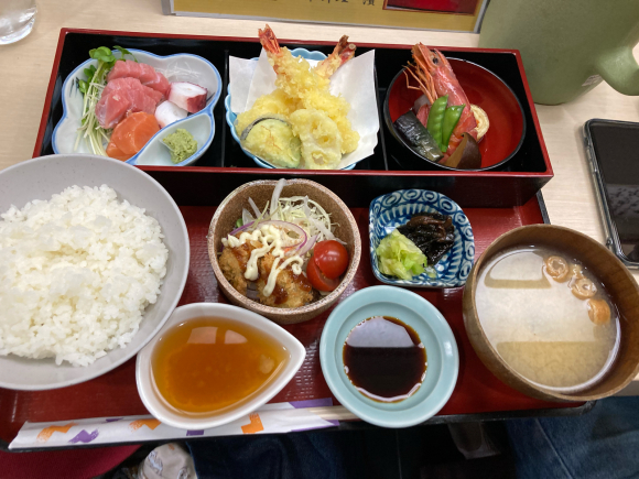 食べ歩いてます。_a0098418_22354849.jpg