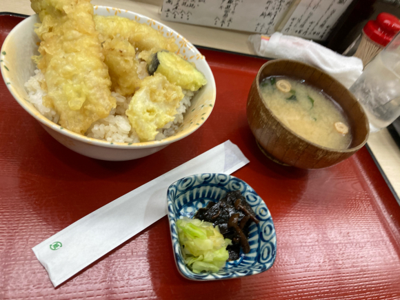 食べ歩いてます。_a0098418_22355349.jpg