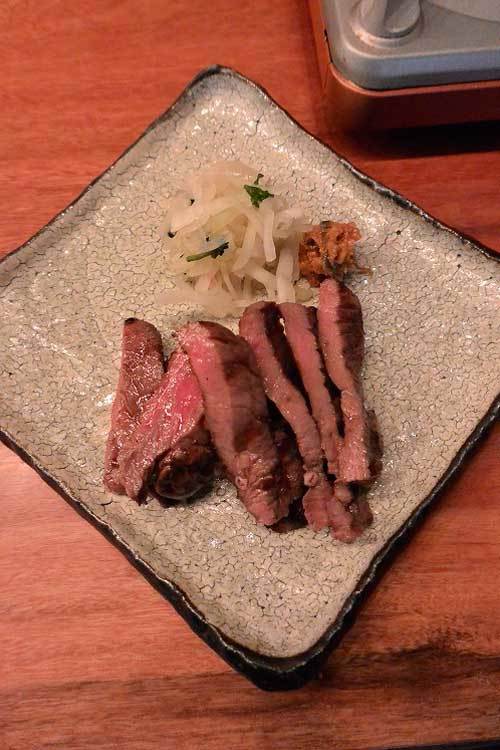 【(山梨グルメ)甲府市「たん焼 与平」・・・青いタイルが目印の和モダンな牛タン料理専門店!!】_a0005436_12564280.jpg