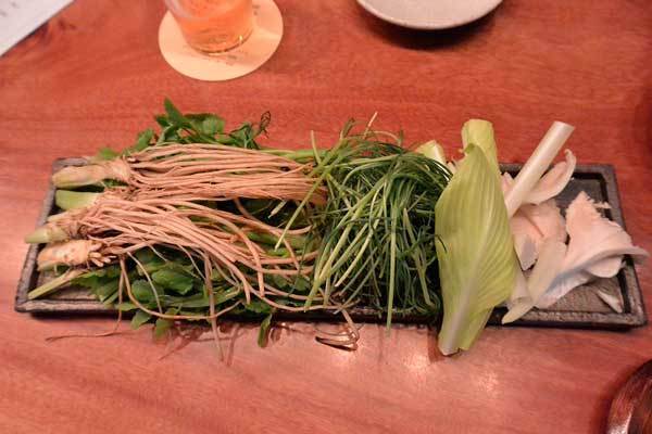 【(山梨グルメ)甲府市「たん焼 与平」・・・青いタイルが目印の和モダンな牛タン料理専門店!!】_a0005436_13164364.jpg