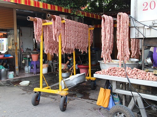 新大港香腸大腸にて首尾よく香腸大腸を食べる_c0030645_14111208.jpg