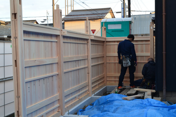 数寄屋門と塀　新築工事_e0164563_09083503.jpg