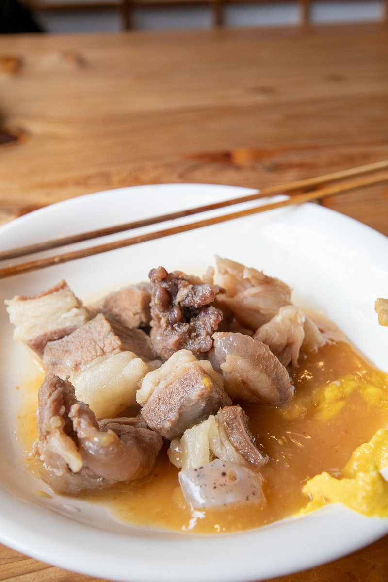 自由軒 伊野出来地店で、みそカツラーメン大盛り_a0077663_08162777.jpg