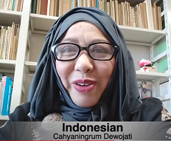 映像 インドネシア語のcahyaingrum Dewojati先生 東京外国語大学 28言語によるビデオメッセージ ご卒業おめでとうございます Exblog ガドガド