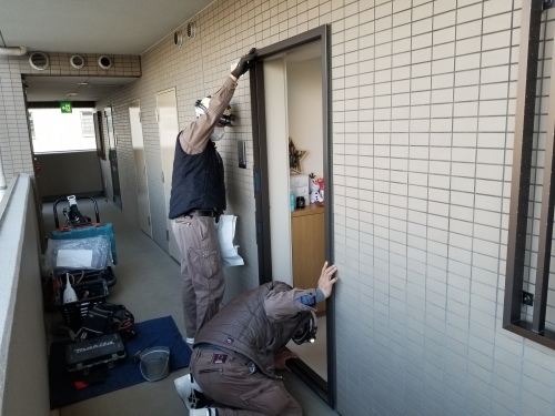 中区・FYビル 玄関ドア交換工事_d0125228_03295001.jpg