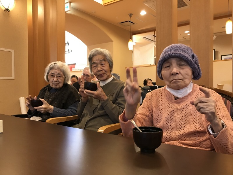 新年会と誕生日レク開催_e0163042_12400511.jpg