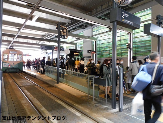 市内電車南北直通、2年目もよろしくね_a0243562_10064991.jpg