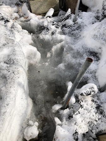 ビニールハウス救済計画・・その6、もうちょっと除雪。_d0251572_15480358.jpg