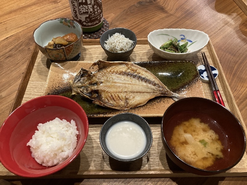 【献立】アジの開き、大根と椎茸と魚河岸揚げの煮物、しらすおろし、焼きアスパラガスの醤油和え、カブのお味噌汁、にごり酒_c0027666_12404465.jpg