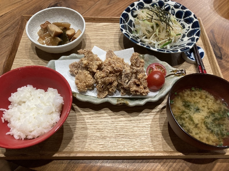 献立 マグロの唐揚げ 大根と椎茸と魚河岸揚げの煮物 大根ときゅうりの和風サラダ あおさのお味噌汁 Kajuの 今日のお料理 簡単レシピ