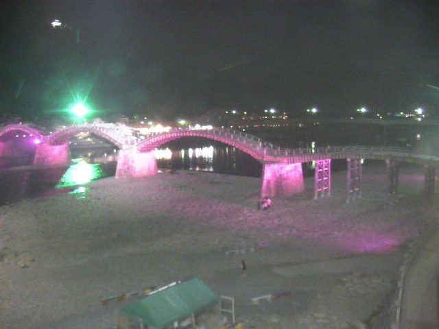 岩国錦帯橋観光情報 錦帯橋 夜間は幻想的なライトアップ 写真見てください