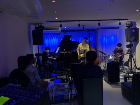 Jazzlive Comin 広島 来週月曜日はカミンジャムセッションです!_b0115606_11325361.jpeg