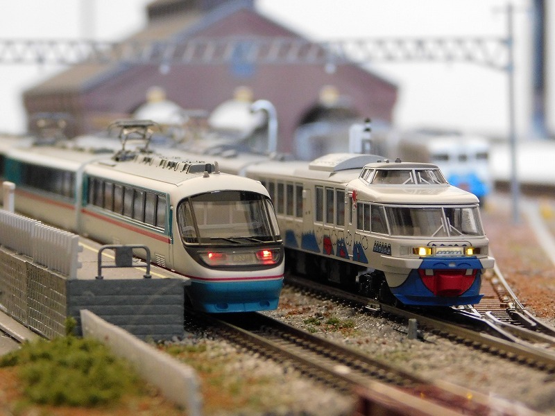 在籍ラッピング車両】 富士急行 ー 2000系フジサン特急 : げ～じN