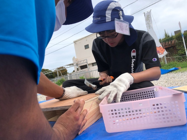 ７Days冒険学校〔3日目〕トンカチでトントン、ノコギリでギコギコ、軽快な音が響く木工ものづくり！素敵な作品ができました！_d0363878_23285526.jpg