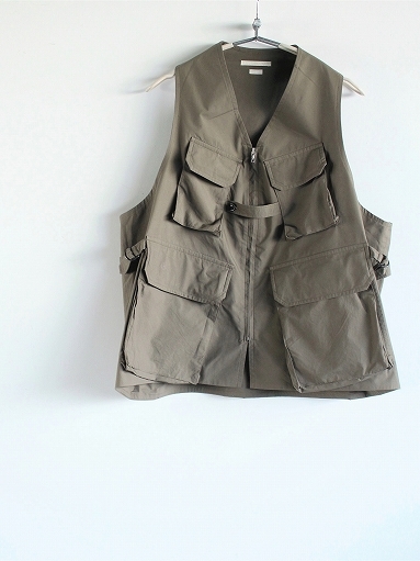 blurhms Cotton Utility Vest / Khaki : 『Bumpkins putting on airs』