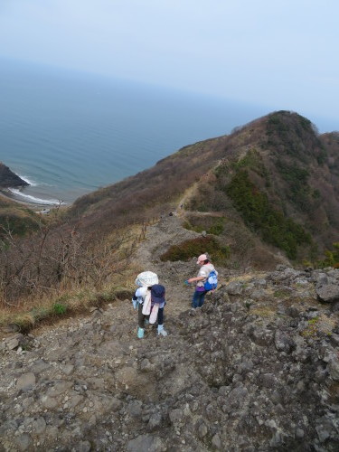 孫と登った角田山灯台コース(^o^)_a0309917_15141143.jpg