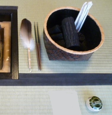 お稽古風景(61)…釣釜 : 朝日茶道教室 お稽古風景(61)…釣釜 : 朝日茶道教室