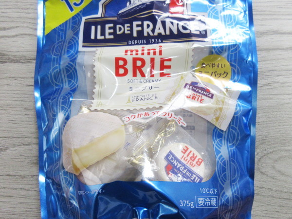 【コストコ】ILE DE FRANCE mini BRIE 15P（イル・ド・フランス ミニブリーチーズ 15個入り）_c0152767_16375148.jpg