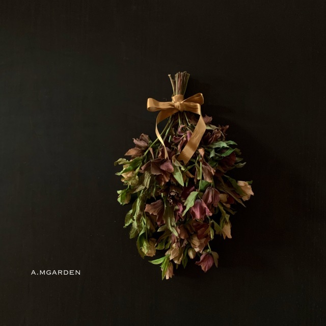 クリスマスローズスワッグ A Mgarden