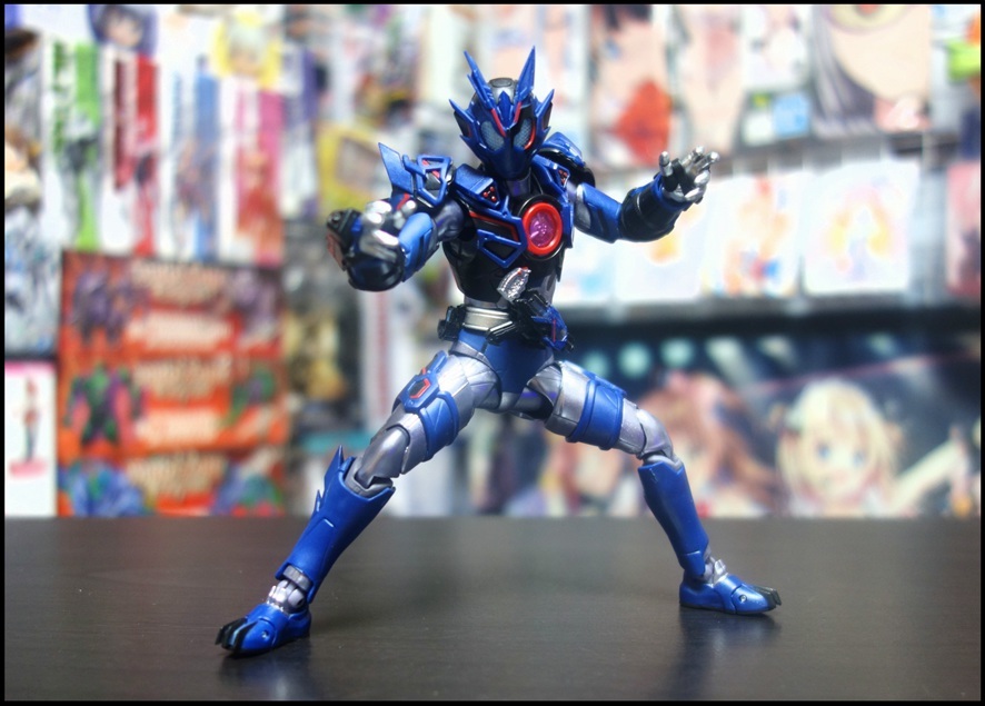 【今更ながら】S.H.Figuarts 仮面ライダーバルカン アサルトウルフをレビュー【腕に隠された可動のヒミツに注目!!】_f0205396_12444695.jpg