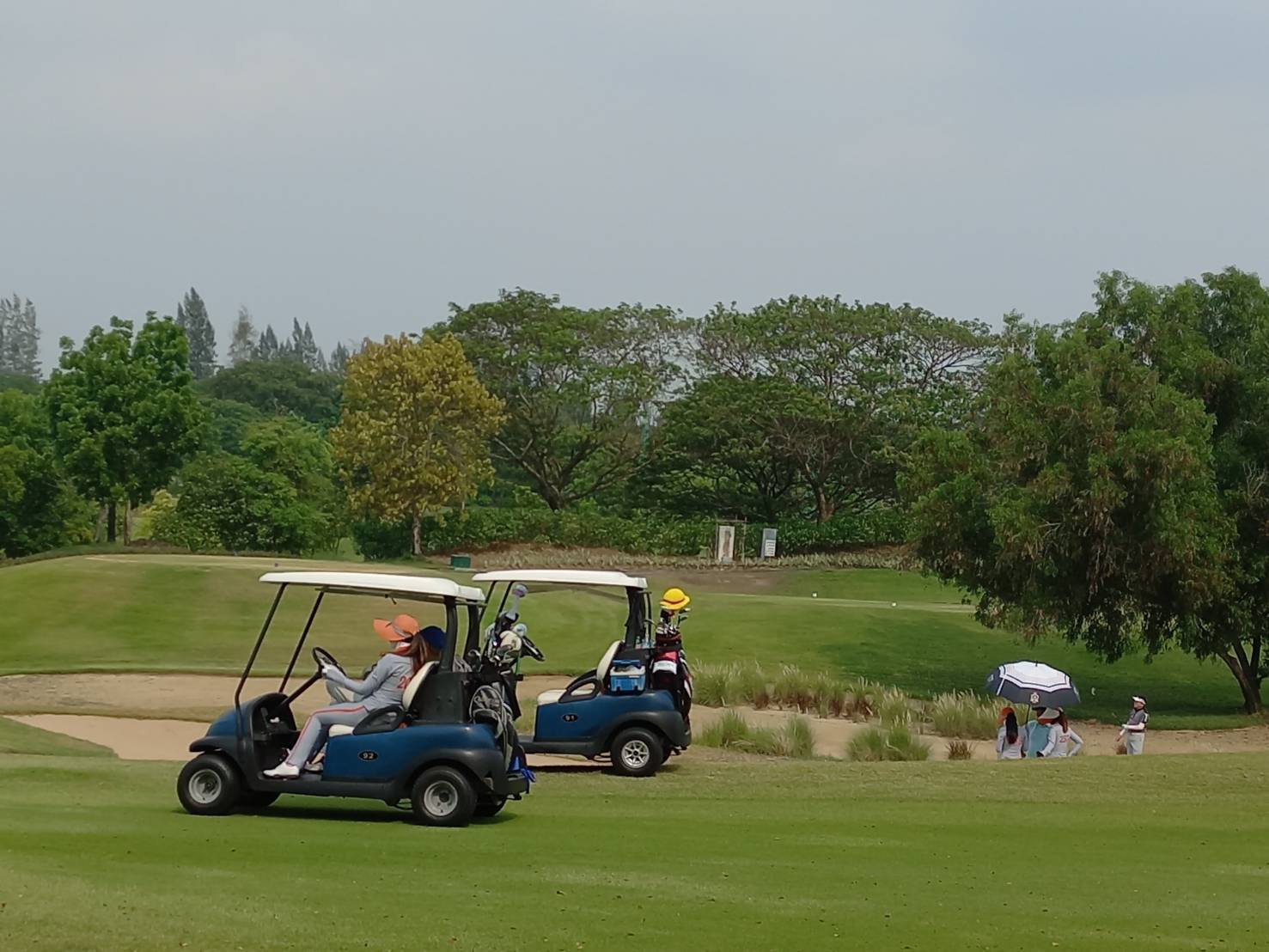 タイ国でゴルフは6人打ち_b0100062_11293220.jpeg