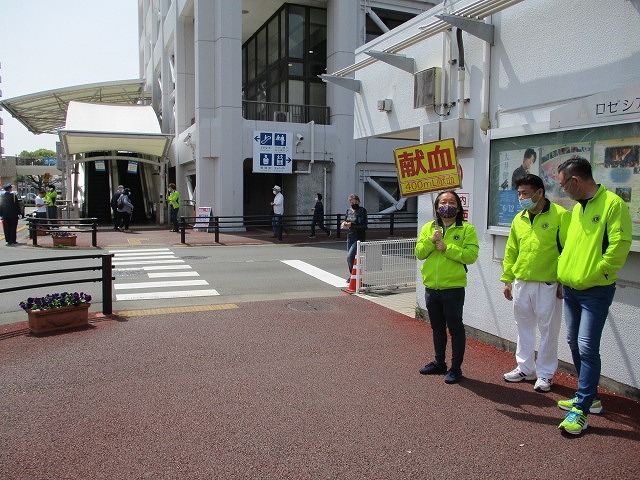 私も400mlを採血 富士マウントライオンズクラブがサポートする「春の献血事業」_f0141310_08064177.jpg