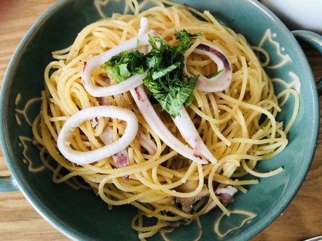 スルメイカとたらこのパスタ お散歩アルバム 夏日和バラ日和